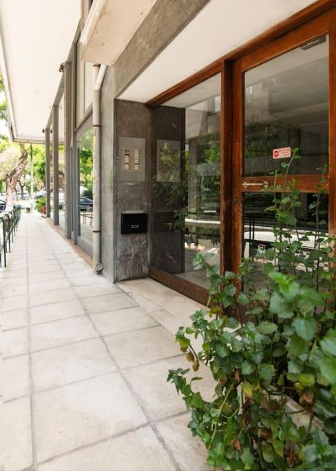 Apartamento In The Shadow Of Acropolis - 2 Mins Walk To Metro Atenas