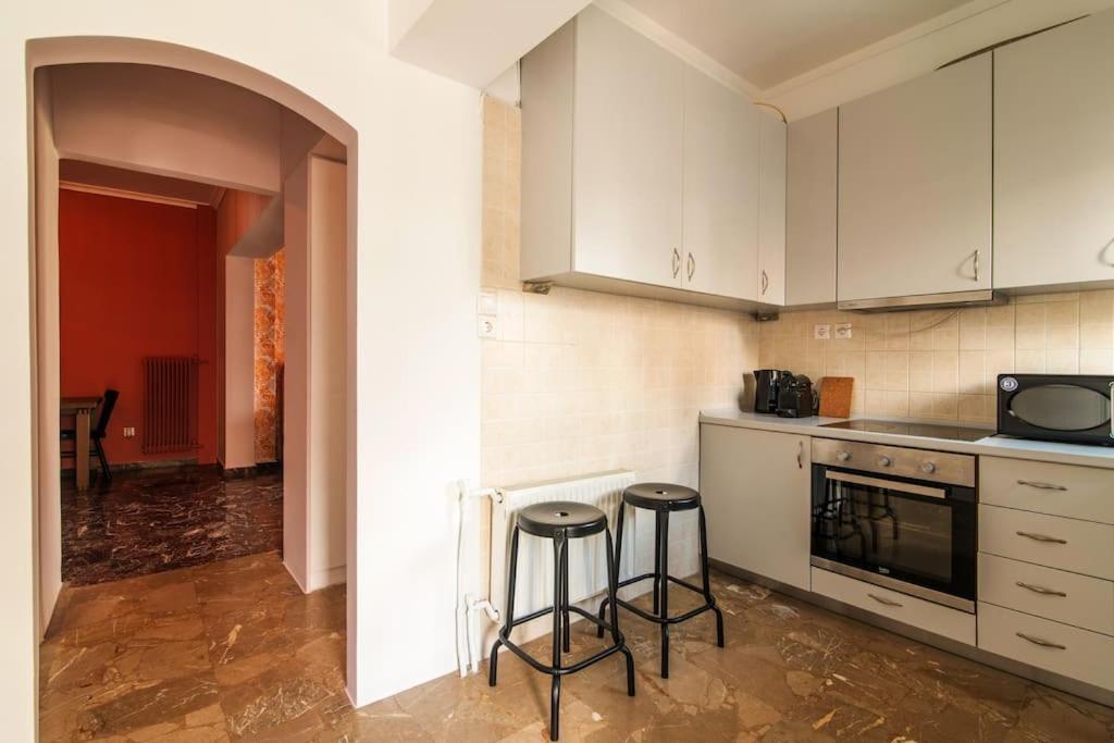In The Shadow Of Acropolis - 2 Mins Walk To Metro Apartamento Atenas